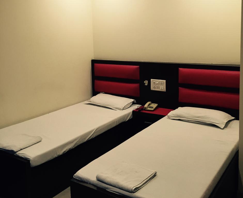 Vivek Hotel Yeni Delhi Dış mekan fotoğraf