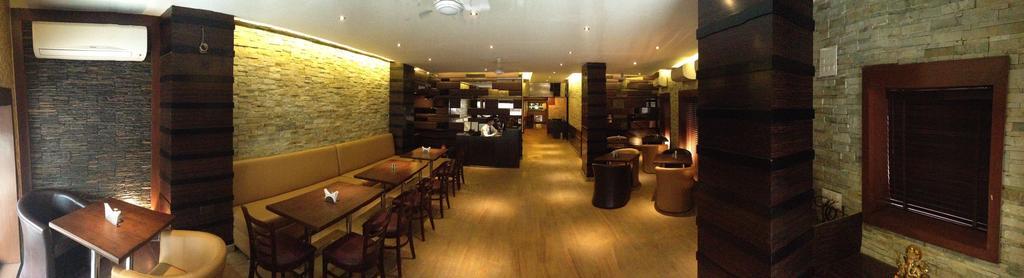 Vivek Hotel Yeni Delhi Dış mekan fotoğraf