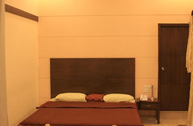 Vivek Hotel Yeni Delhi Dış mekan fotoğraf